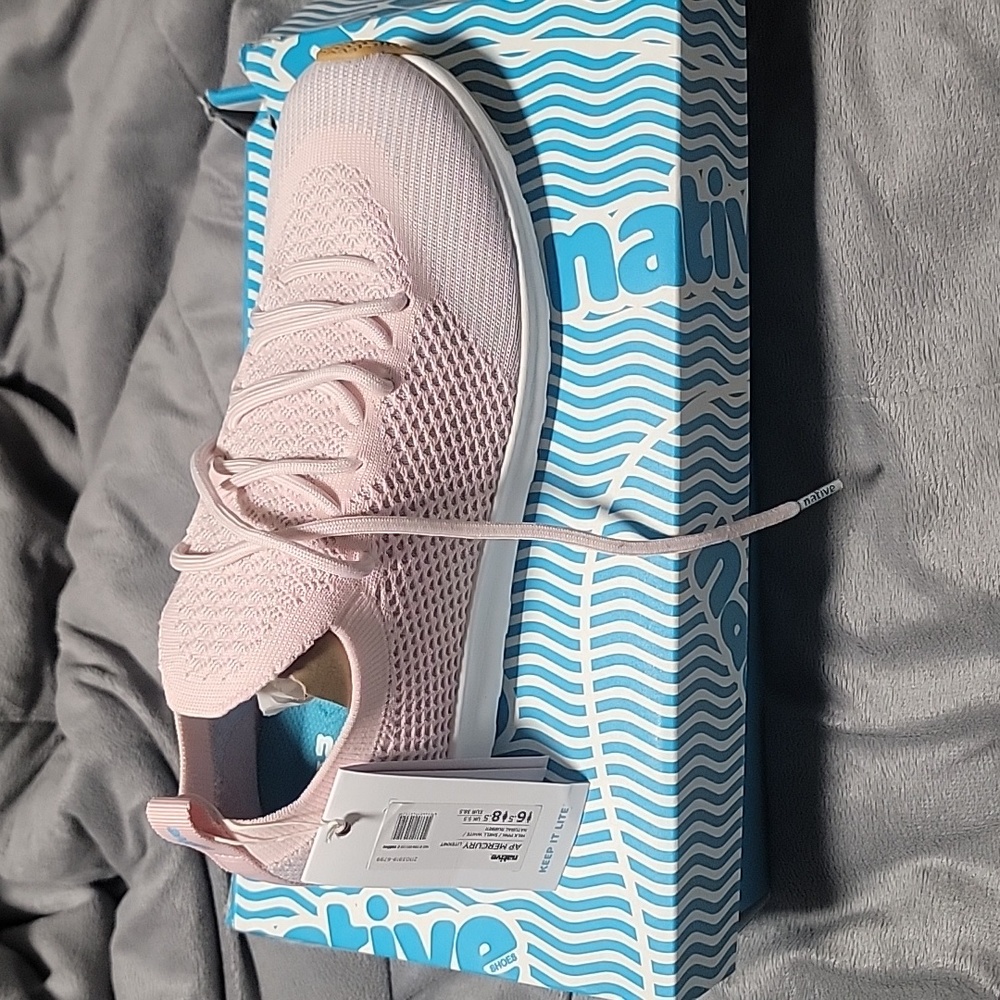 NWT Native AP Mercury Liteknit in Milk Pink